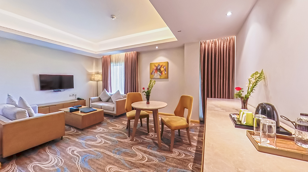 Honeymoon Suite